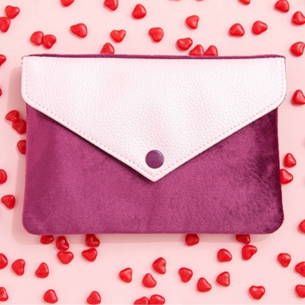 Ipsy Limited Edition Valentine’s Day Mystery Glam Bag Clutch